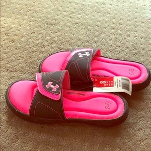 Under Armour women’s ignite VII slip-ons size 8
